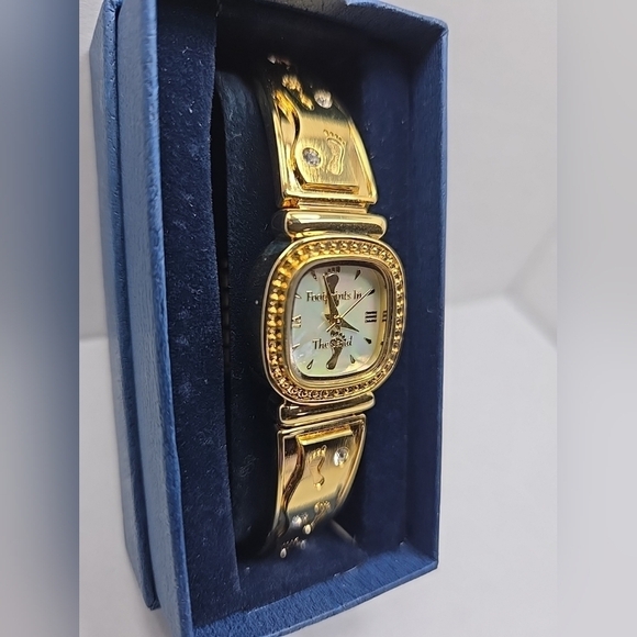Womens Danbury Mint Footprints In The Sand Gold Tone Stretch Band New Battery main image 4